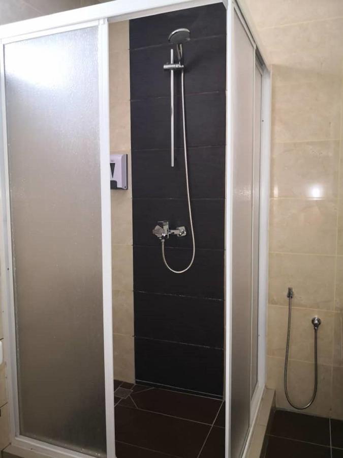 Walk In Hotel Kota Kinabalu Buitenkant foto